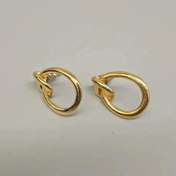 Jewelry - #423 Vintage gold tone Earring